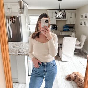 Abercrombie & Fitch Soft AF Ribbed Sweetheart Neck Long Sleeve bodysuit Size M